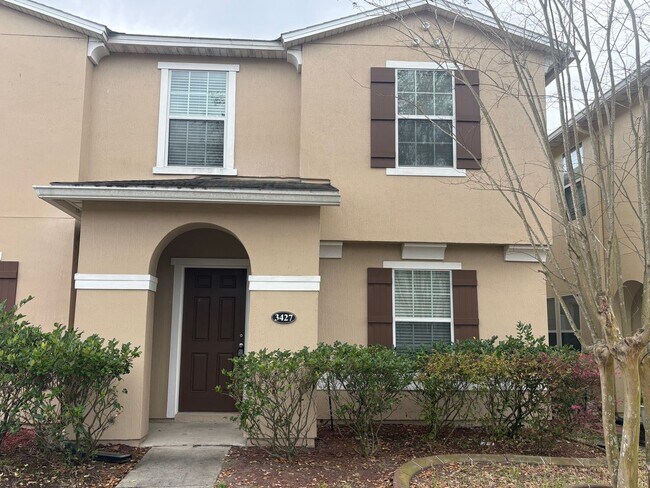 Building Photo - Great Townhome in Oakleaf with Garage!