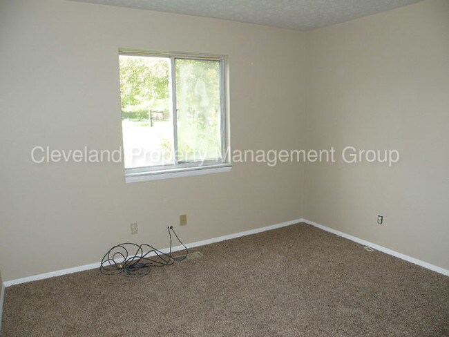 Building Photo - 1233 Bell Rd