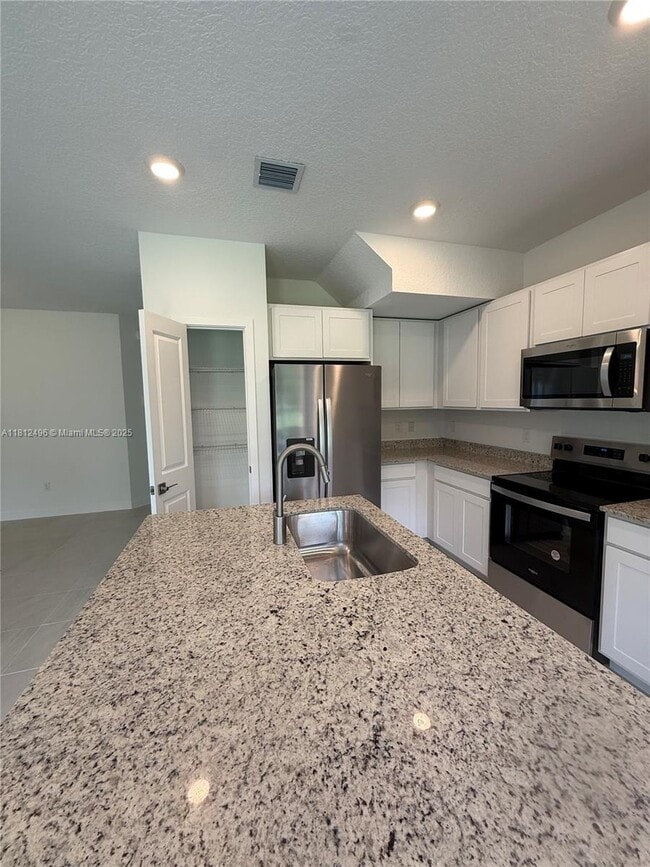 Building Photo - 5044 Gooseberry St