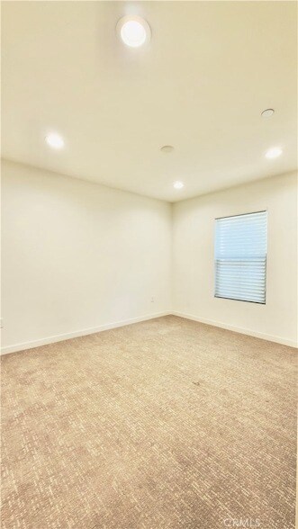 Building Photo - 130 Greenleaf Dr