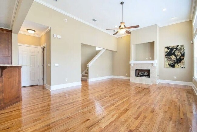 Foto del edificio - 1621 Shadowmoss Ave