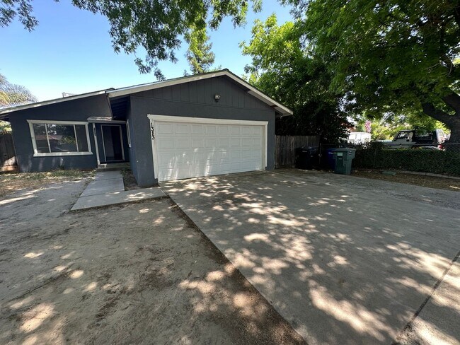 Building Photo - 1313 Arrowhead Ct