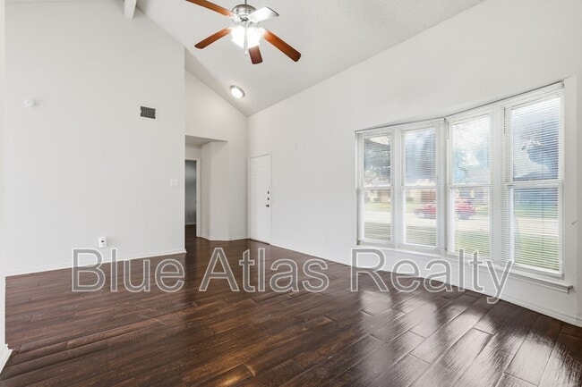 Building Photo - 1612 Hunterwood Dr