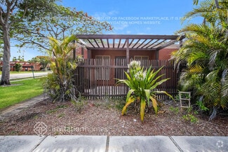 Building Photo - 1500 Hammock Ln
