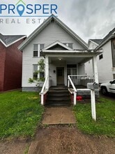 Building Photo - 319 Earl St