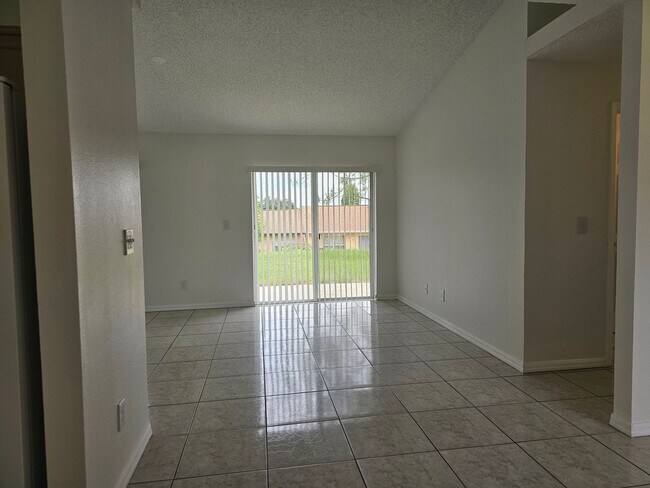 Foto del edificio - 13345 Pinyon Dr