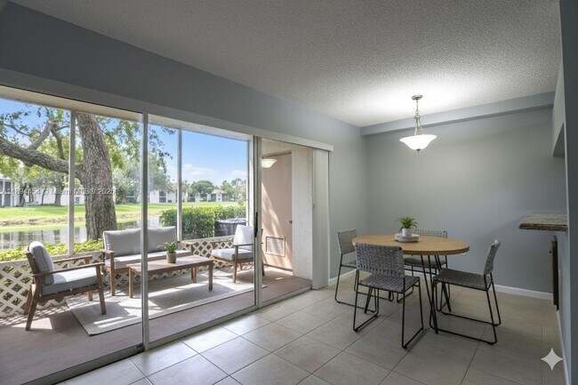 Building Photo - 7106 Glenmoor Dr