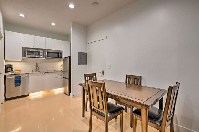 Foto del edificio - 2324 S Green St