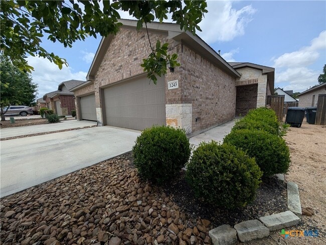 Building Photo - 1243 FM-306 E