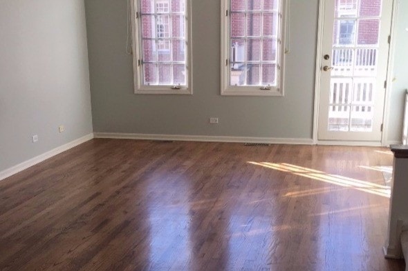 Building Photo - 1410 W Wrightwood Ave