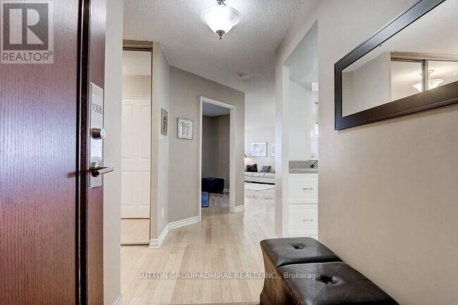 Photo du bâtiment - 1121 Steeles Ave W