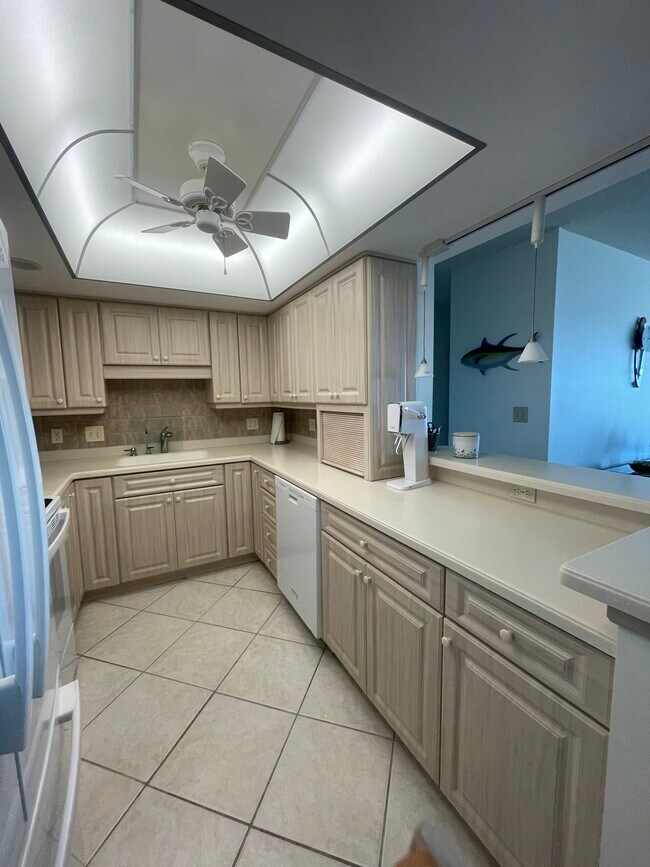 Foto del edificio - 5220 Brittany Dr S