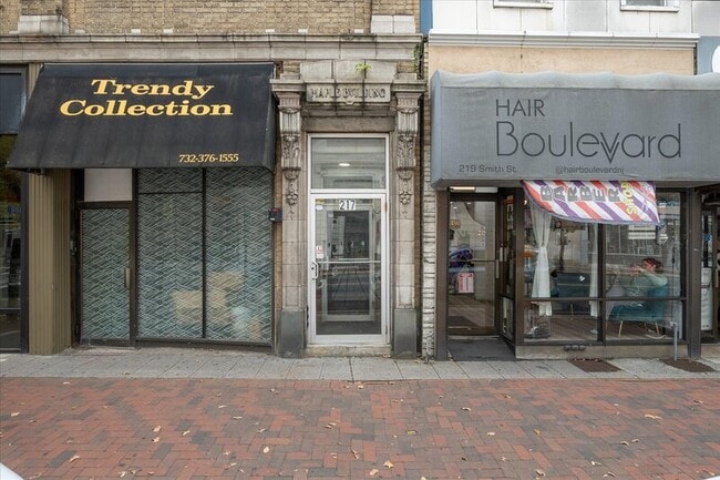 Building Photo - 217 Smith St