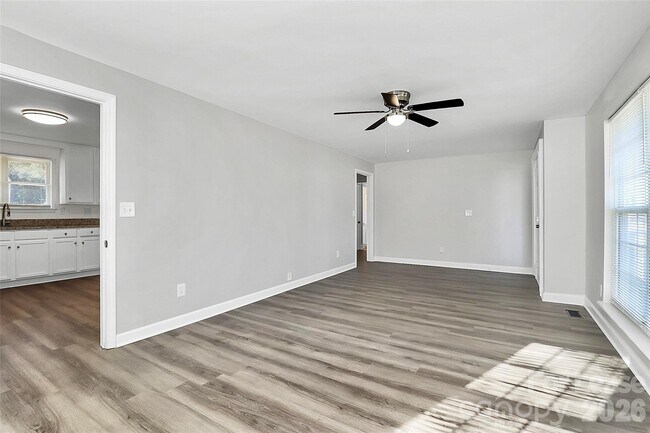 Foto del edificio - 2429 Marlowe Ave