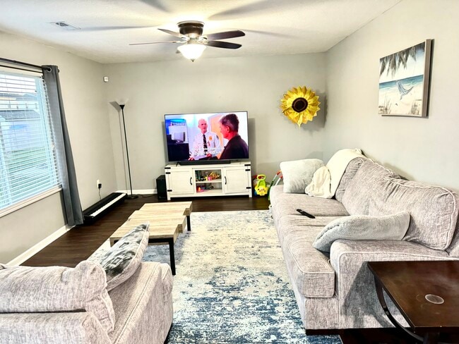 Living room - 4946 Grimm Dr