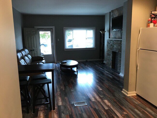 Foto del edificio - Modern Rental - South Side Flats