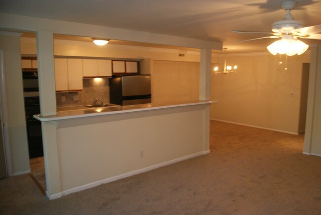 Foto del edificio - 7527 Spring Lake Dr