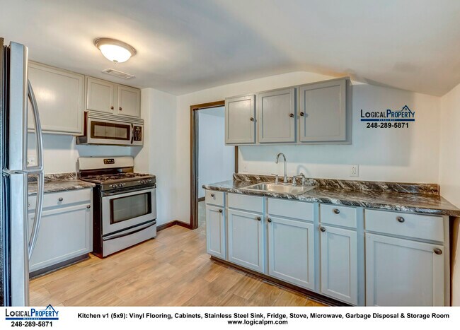 Foto del edificio - 2/1.5 Upper Flat w/Fncd-in Yrd,Frdg,Stv,Mc...