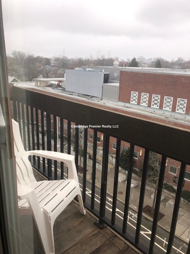 Foto del edificio - 1643 Cambridge St