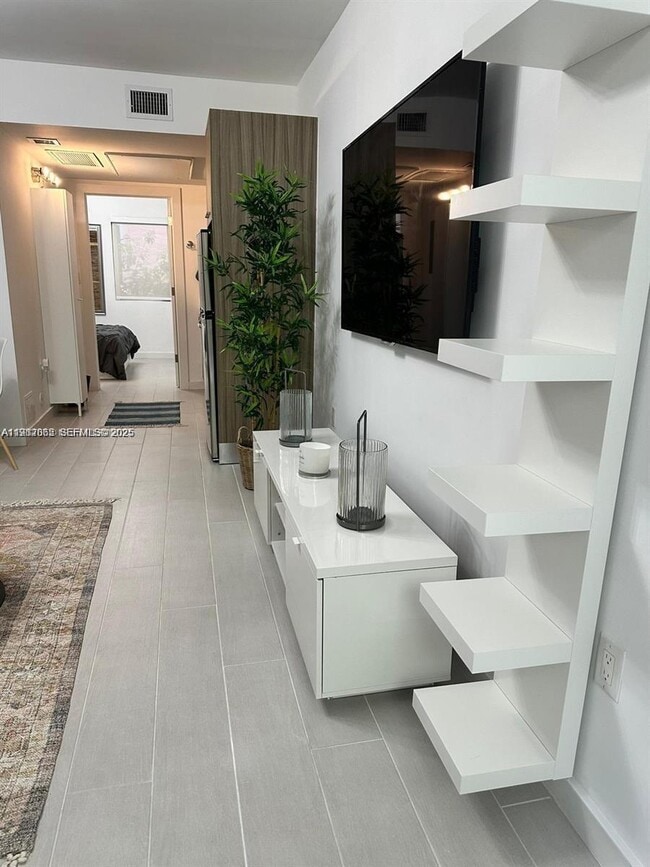 Building Photo - 740 Meridian Ave