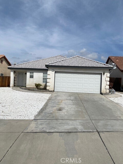 Foto del edificio - 27628 Powell Dr