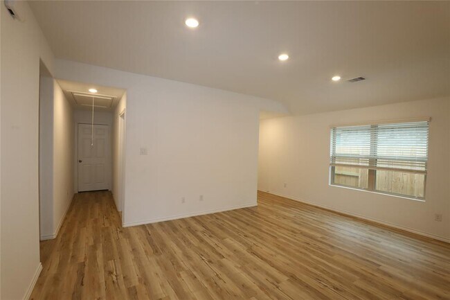 Foto del edificio - 27002 Winward Crk Trl