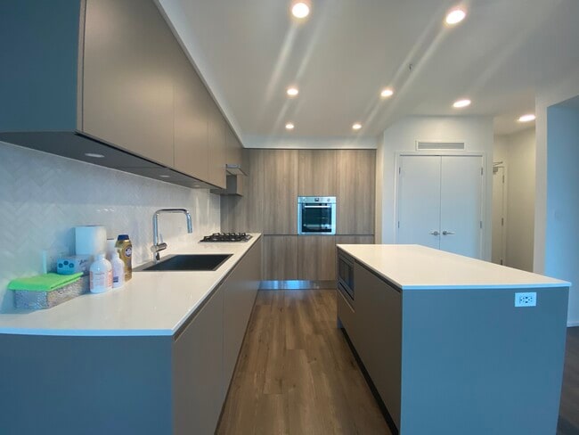 Building Photo - 3809 Evergreen Pl