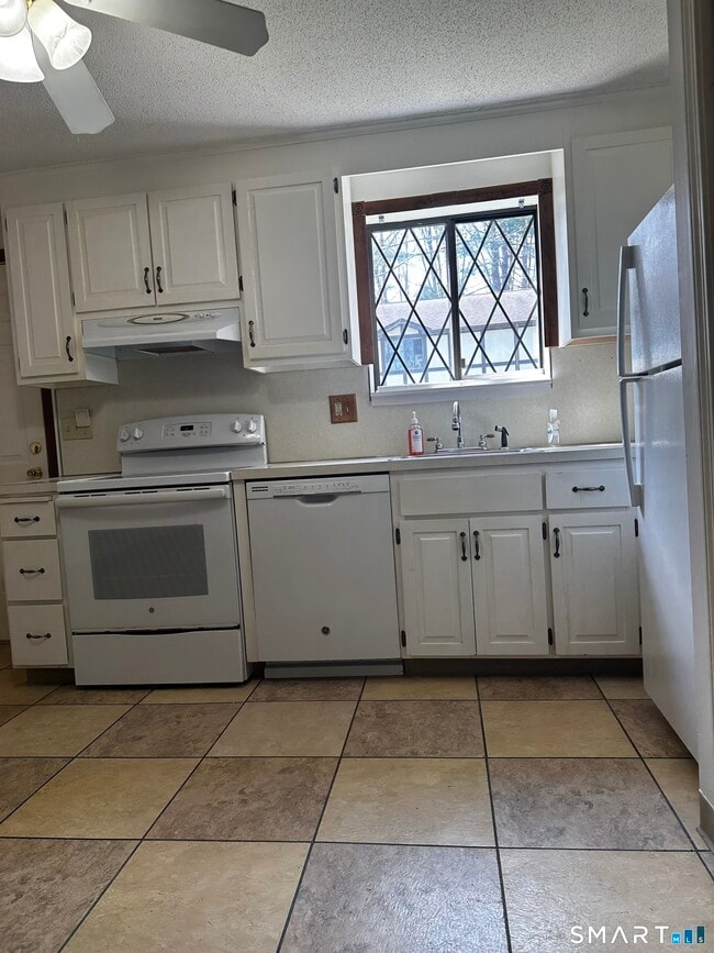 Building Photo - 2 Branch Rd