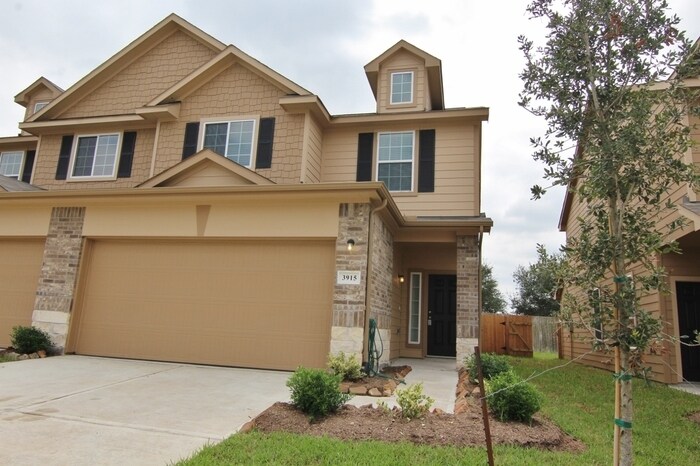 Primary Photo - 3915 Lexington Manor Ct