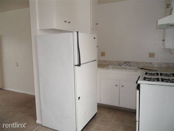 Building Photo - 807 Embarcadero del Norte