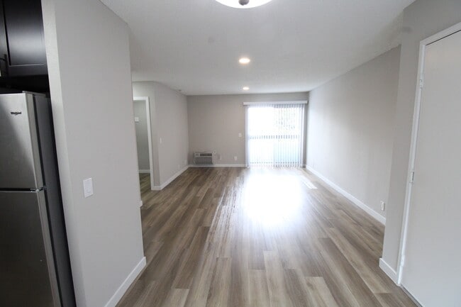 Building Photo - Oxnard Terrace