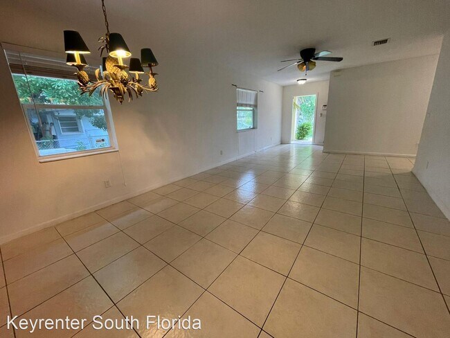 Foto del edificio - 3 br, 2 bath House - 1917 NE 48th St