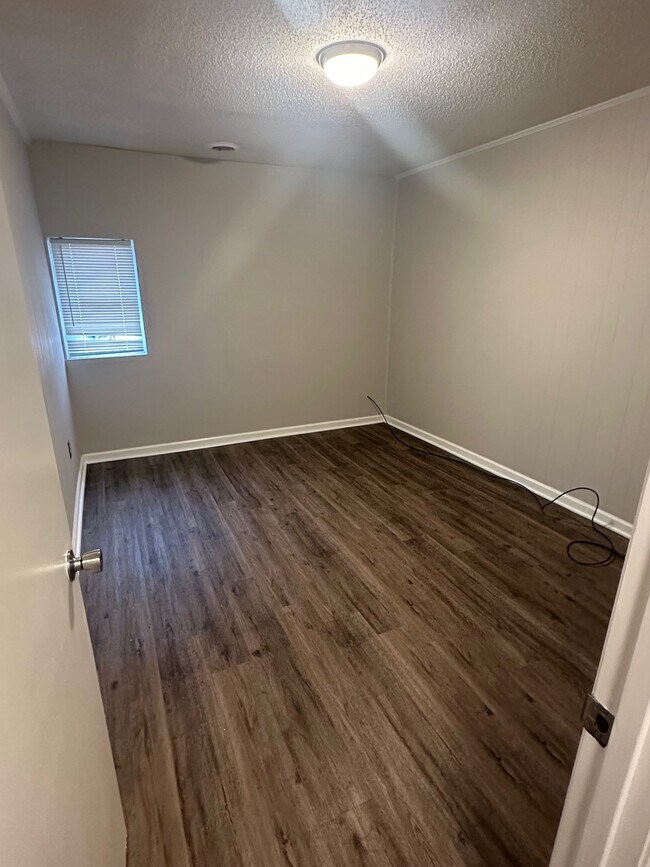 Foto del edificio - 1109 E McIver Rd