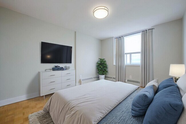 Building Photo - Queen Margaret II