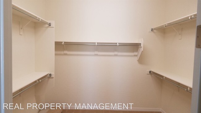Foto del edificio - 4 br, 2.5 bath House - 11806 CORENZIO AVE