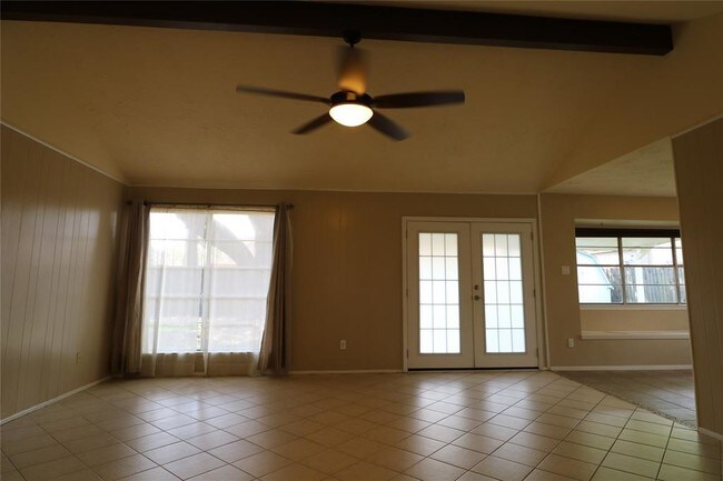 Building Photo - 2810 Virginia Colony Dr