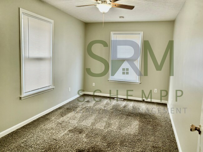 Foto del edificio - Large 3 bedroom/1.5 bath house in Downtown Louisville-Section 8 Accepted