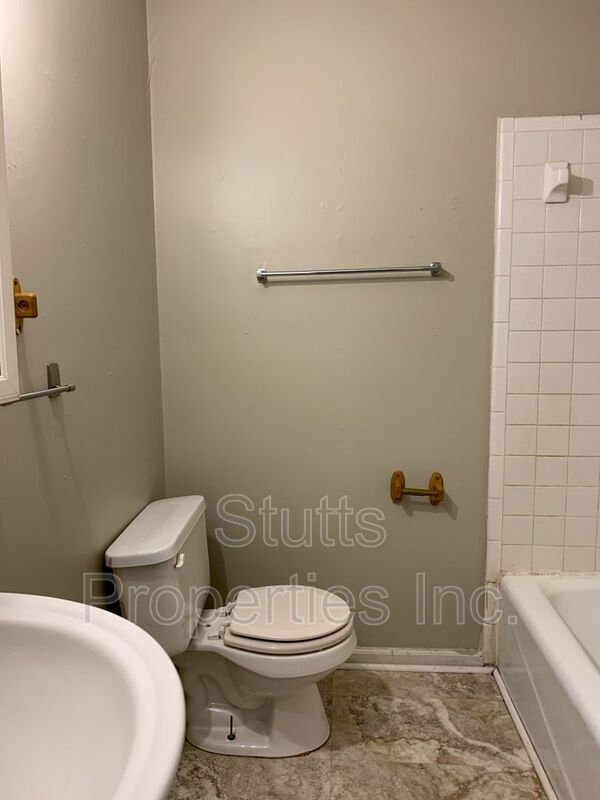 Foto del edificio - 1703 Robertson Blvd