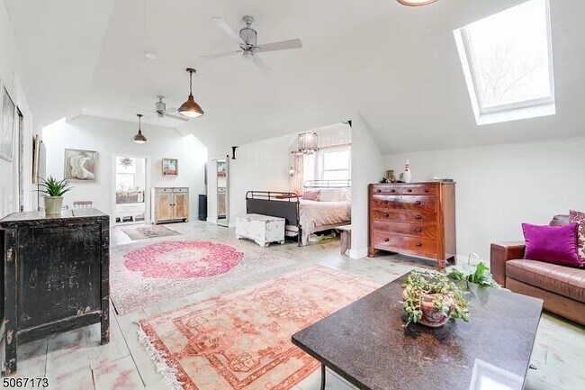 Large master suite with closets - 33 Drakestown Rd