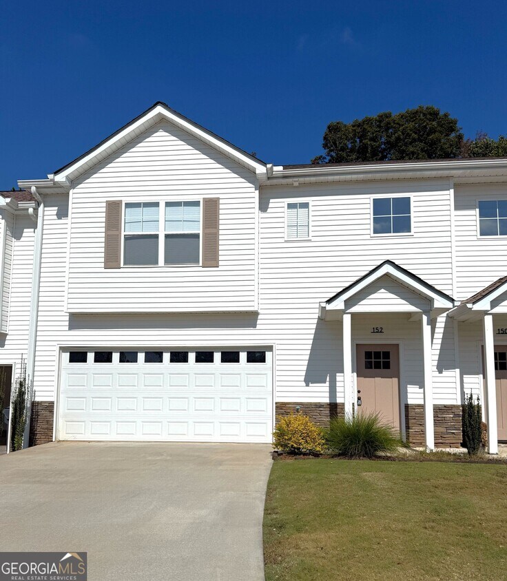 Foto principal - 152 Crest Pointe S