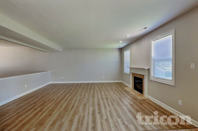 Foto del edificio - 5426 Basin Park Dr