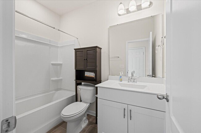 Foto del edificio - 149 Wilbur Lake Dr