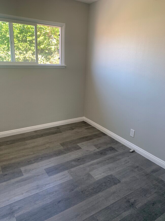 Bedroom - 3621 S Sepulveda Blvd