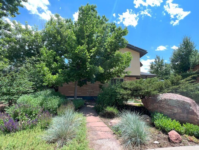 Building Photo - GORGEOUS 5 Bed 4 Bath Home in Boulder- Ava...