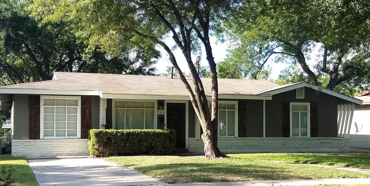 557 Wayside Dr, San Antonio, TX 78213 House Rental in San Antonio, TX