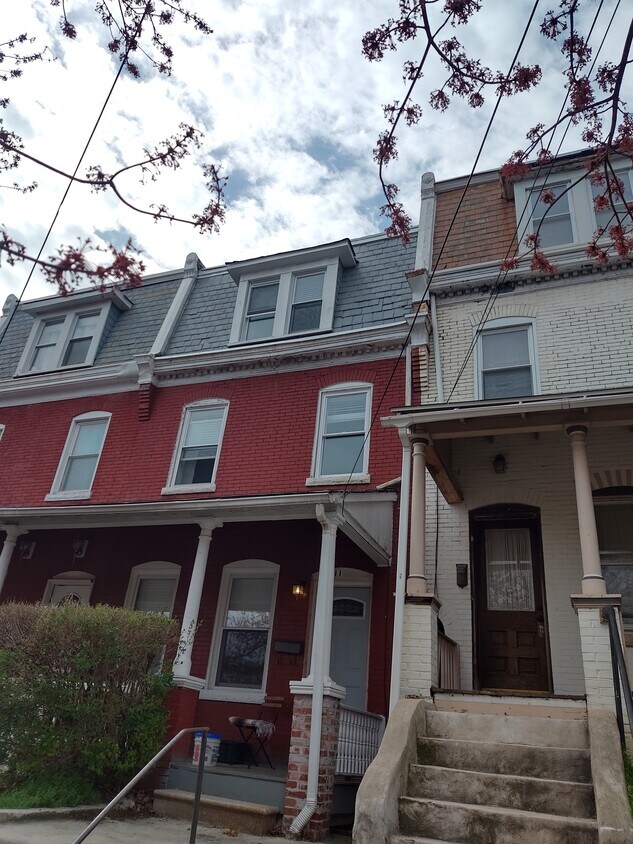 Foto principal - 611 N Franklin St