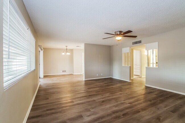 Foto del edificio - 6643 E Decatur St