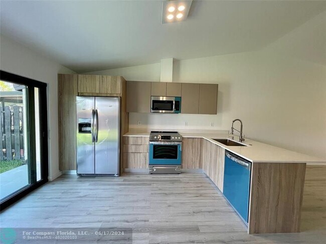 Building Photo - 4741 SW 135th Pl