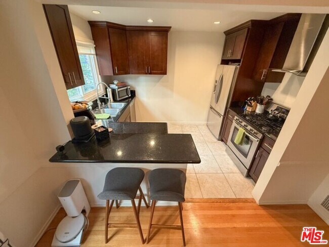 Foto del edificio - 1204 N Crescent Heights Blvd