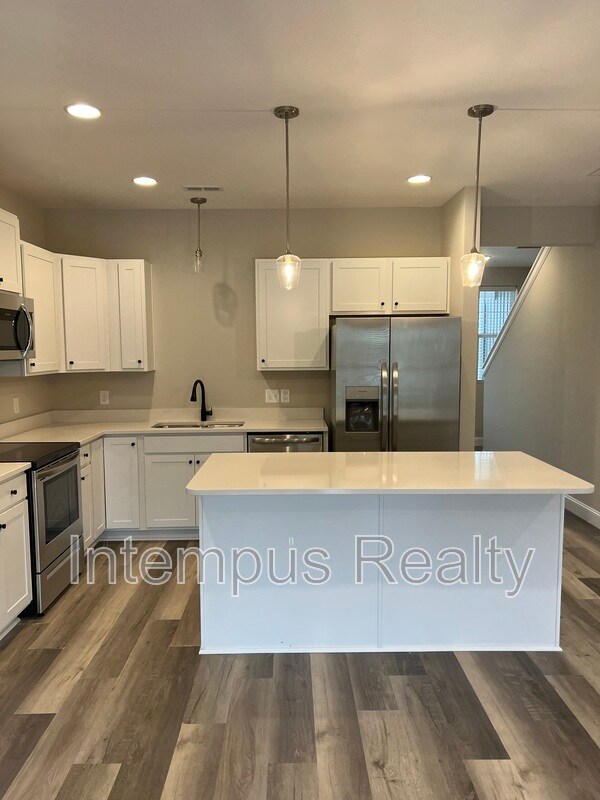 Building Photo - 4153 Valley Creek Way